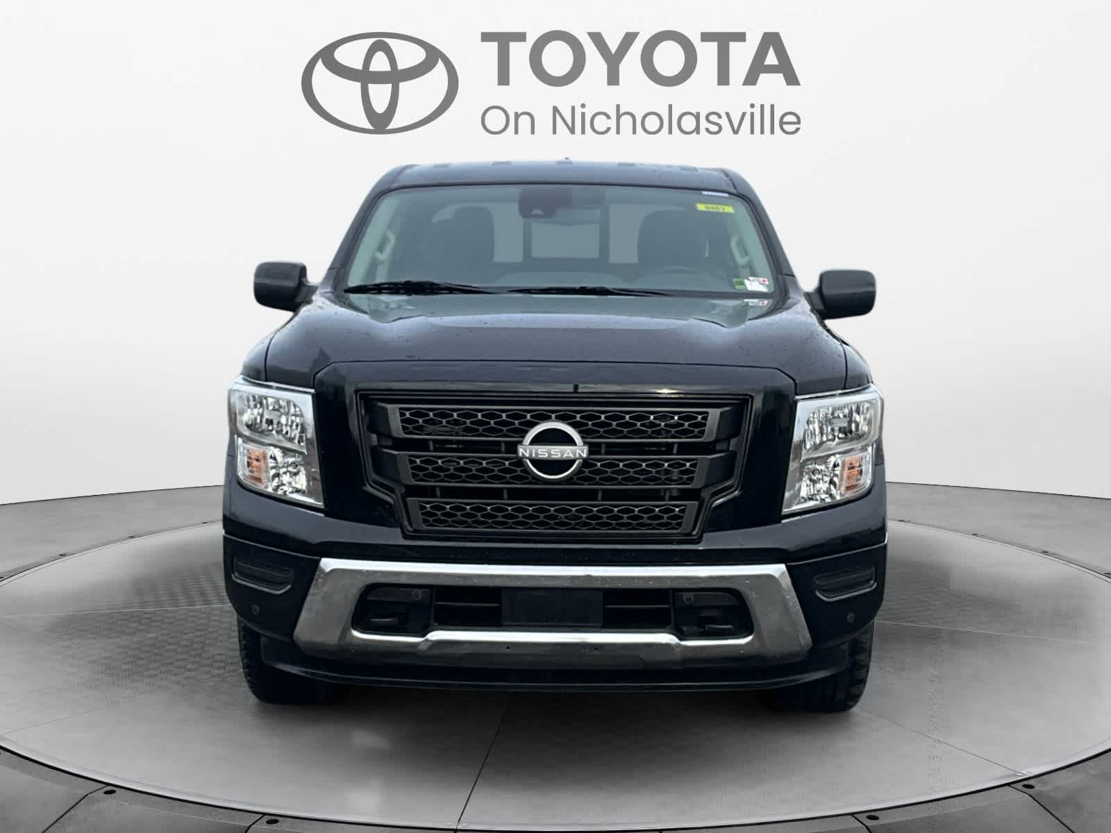 2023 Nissan Titan SV