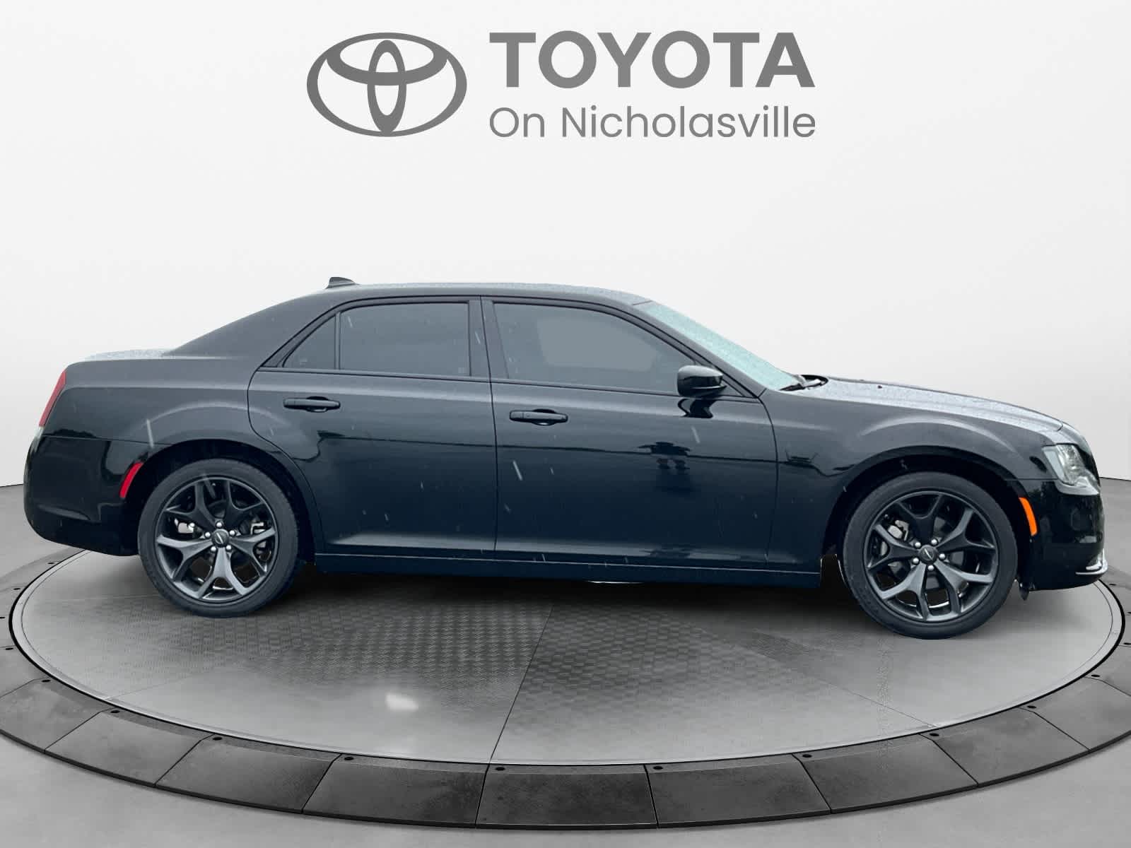 2023 Chrysler 300 Touring