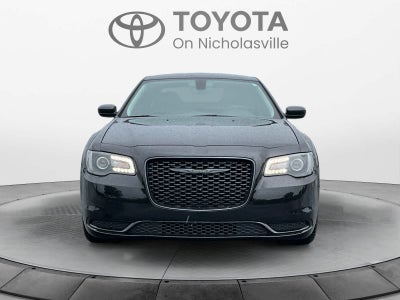 2023 Chrysler 300 Touring