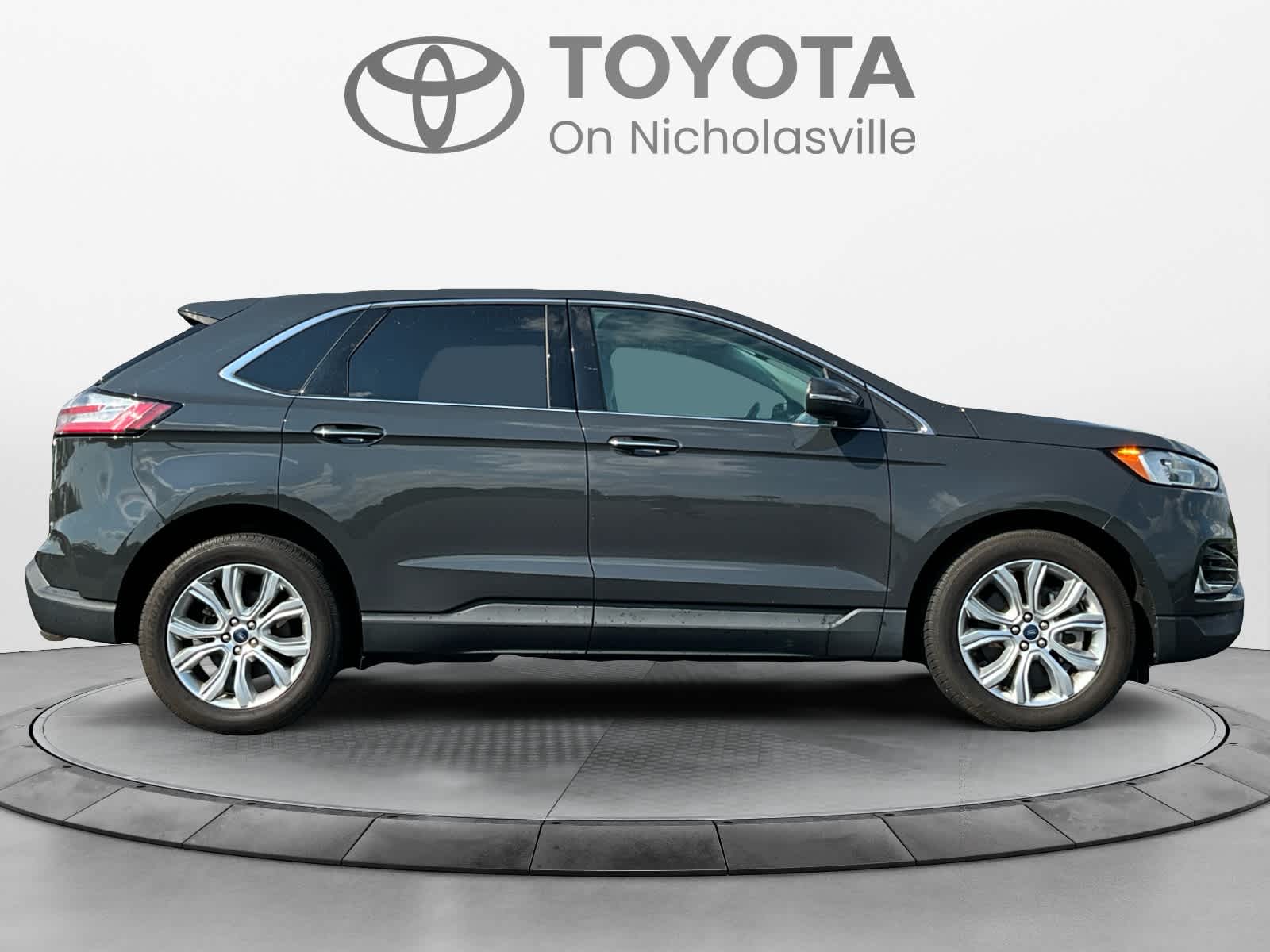2021 Ford Edge Titanium