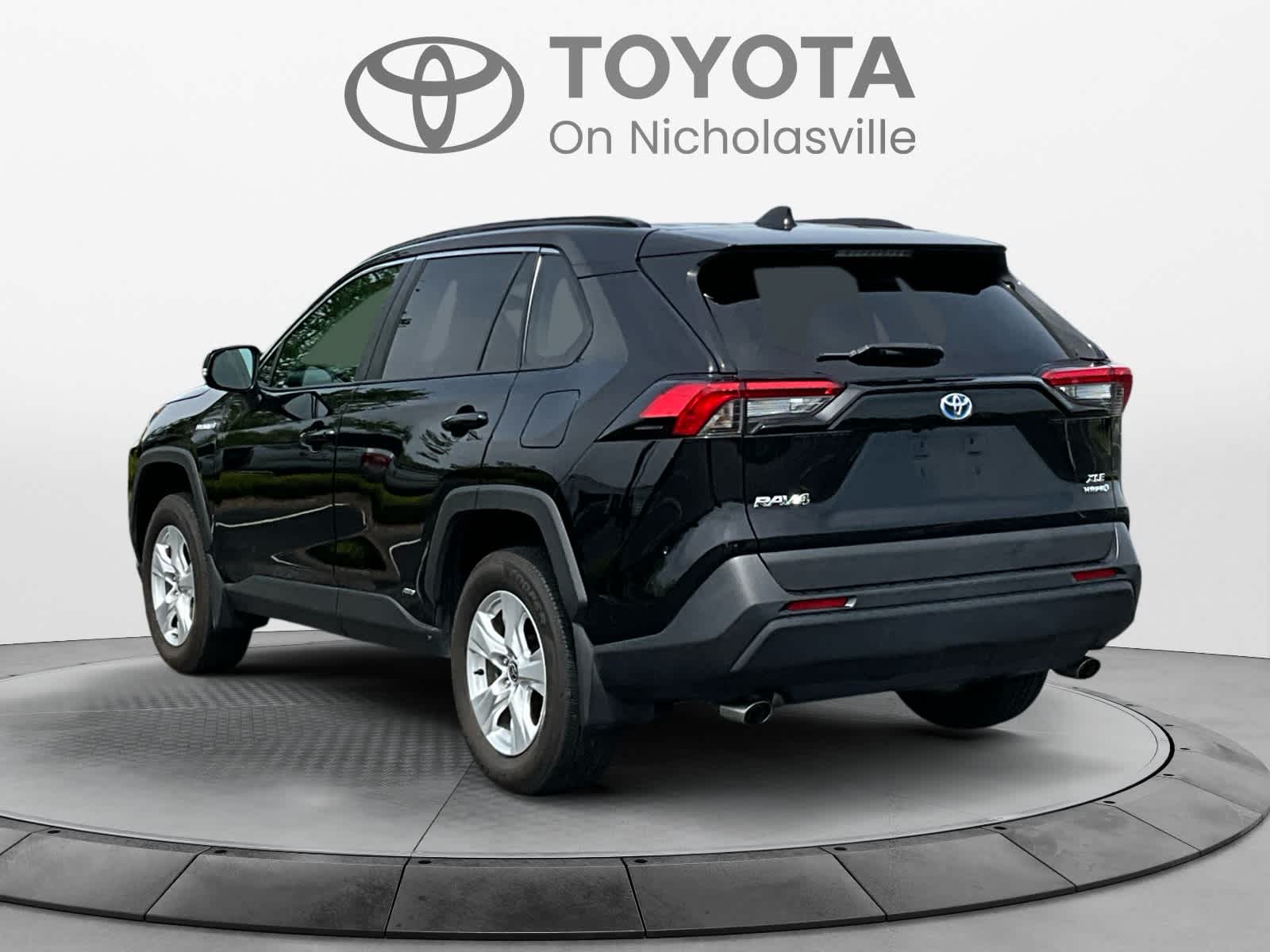 2021 Toyota RAV4 Hybrid XLE