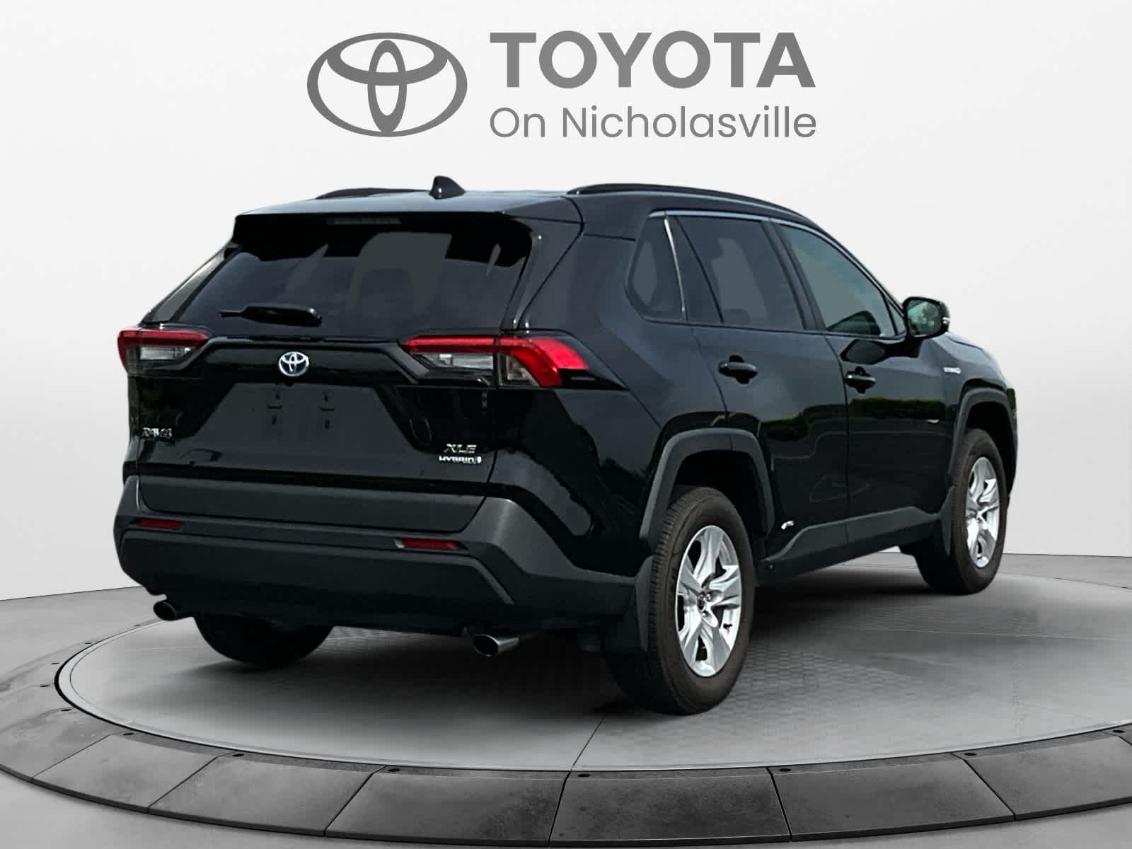 2021 Toyota RAV4 Hybrid XLE