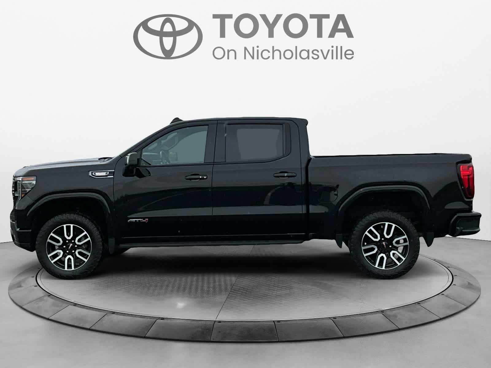 2022 GMC Sierra 1500 AT4