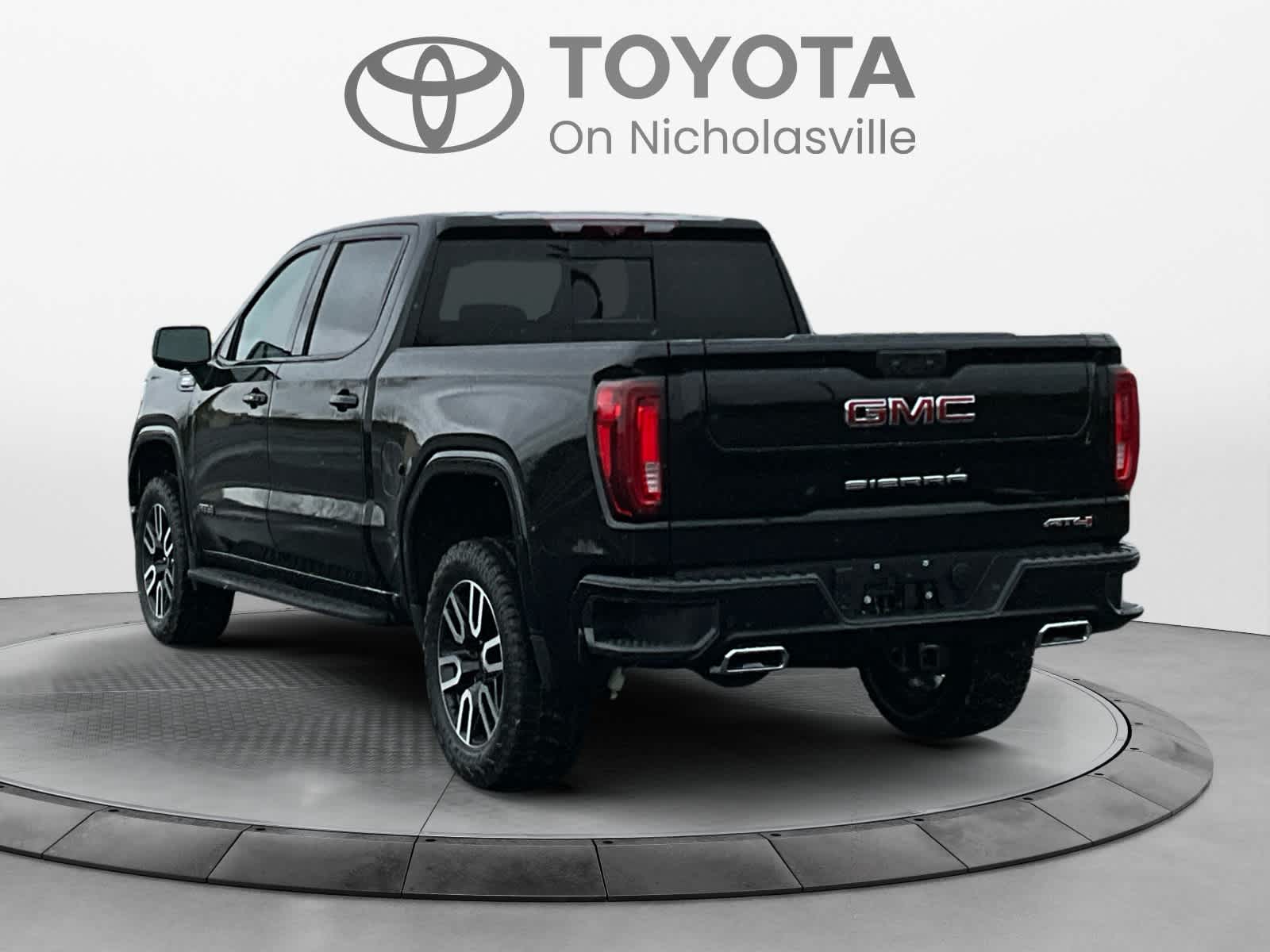 2022 GMC Sierra 1500 AT4