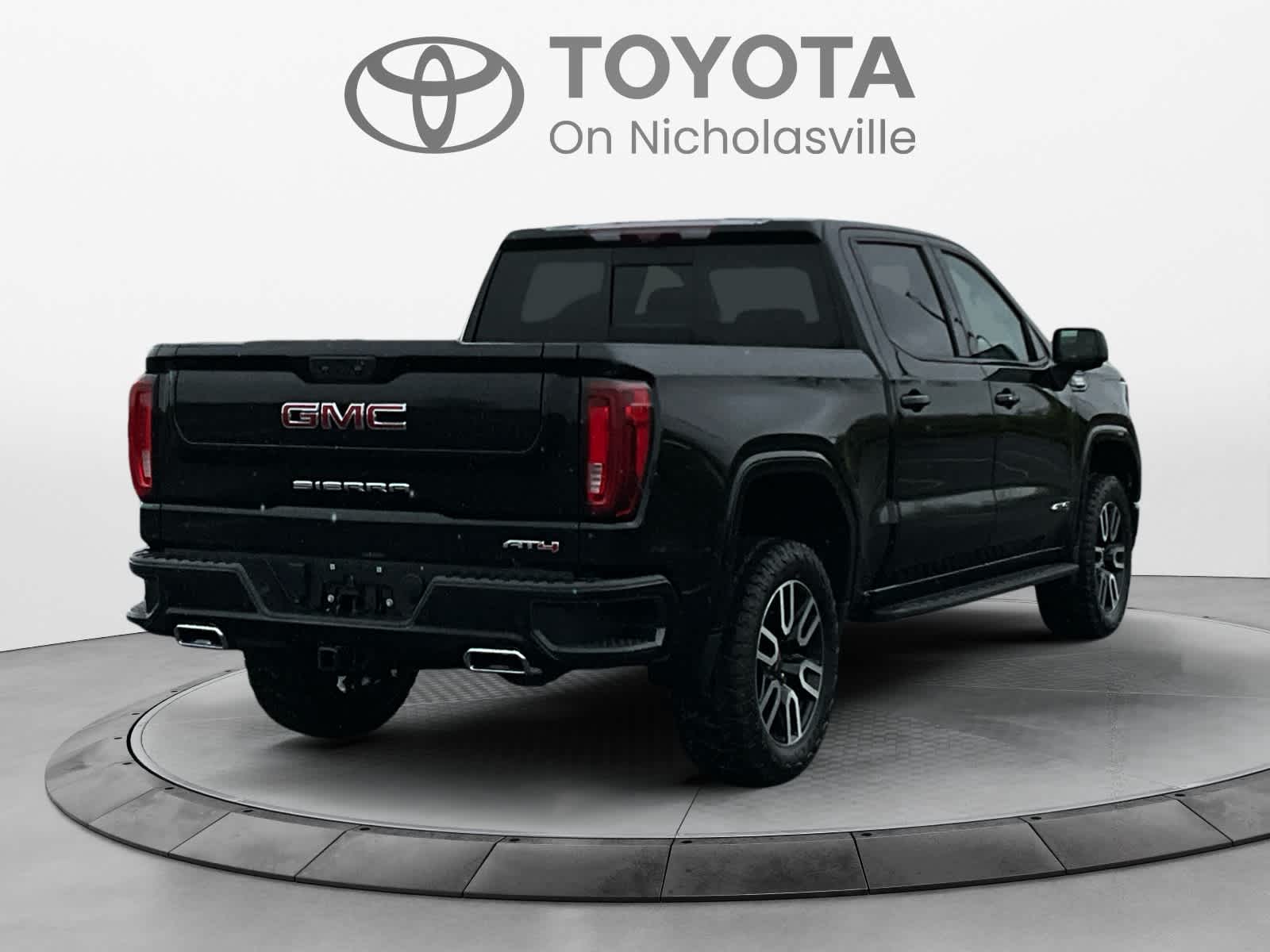 2022 GMC Sierra 1500 AT4