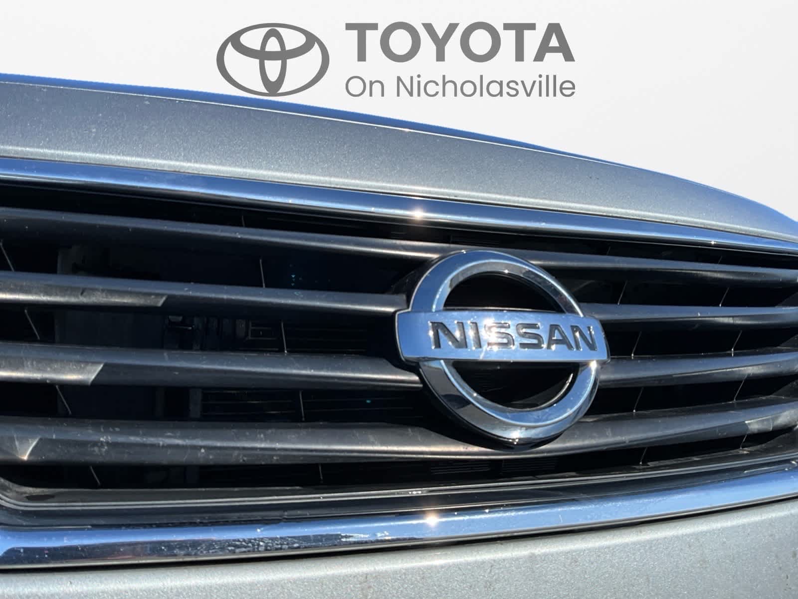 2012 Nissan Versa SL