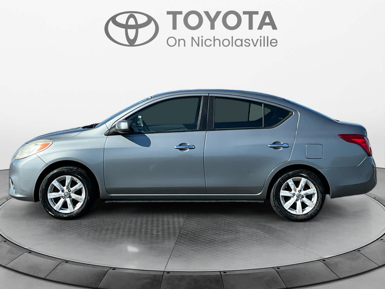 2012 Nissan Versa SL
