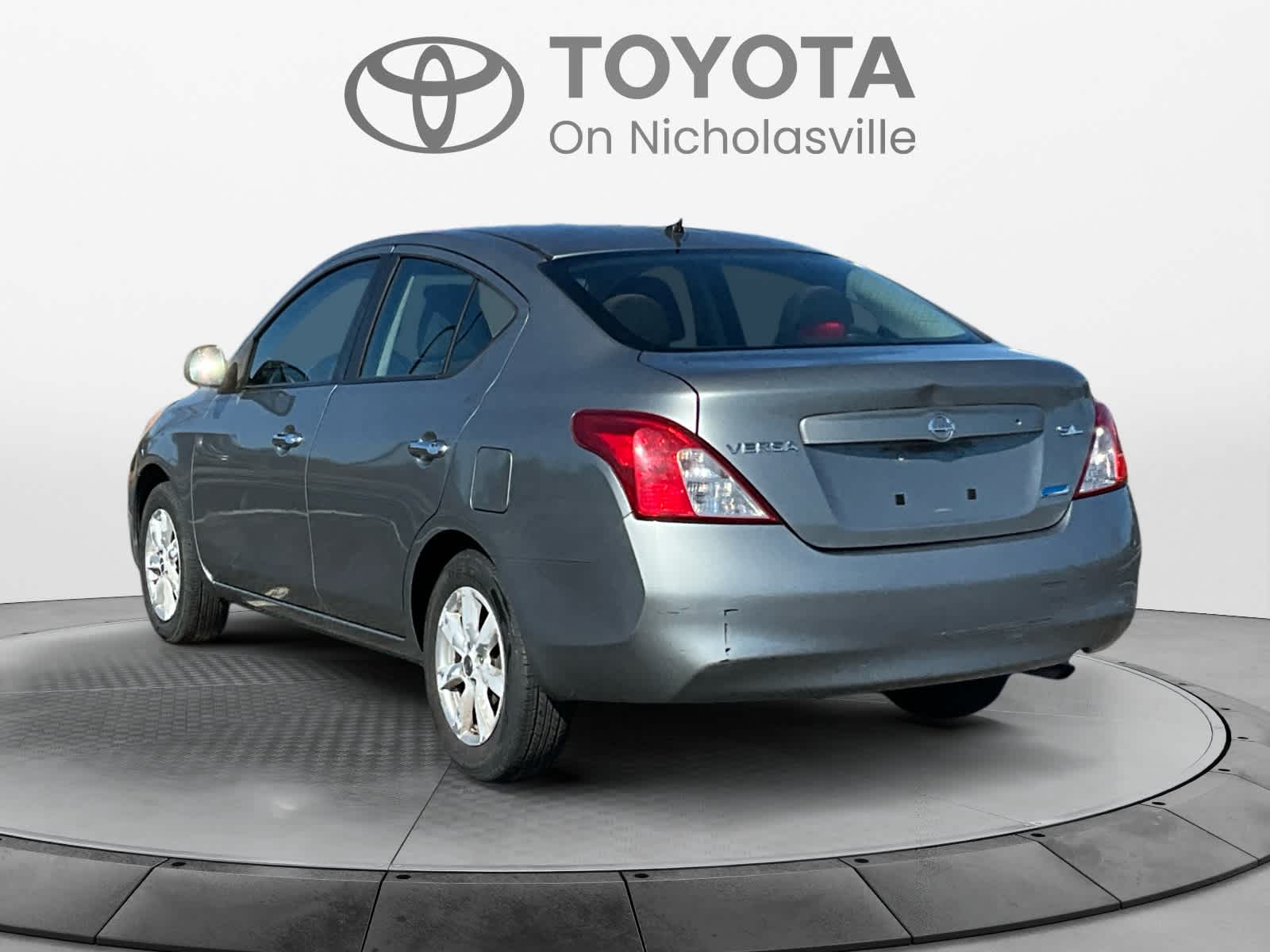 2012 Nissan Versa SL
