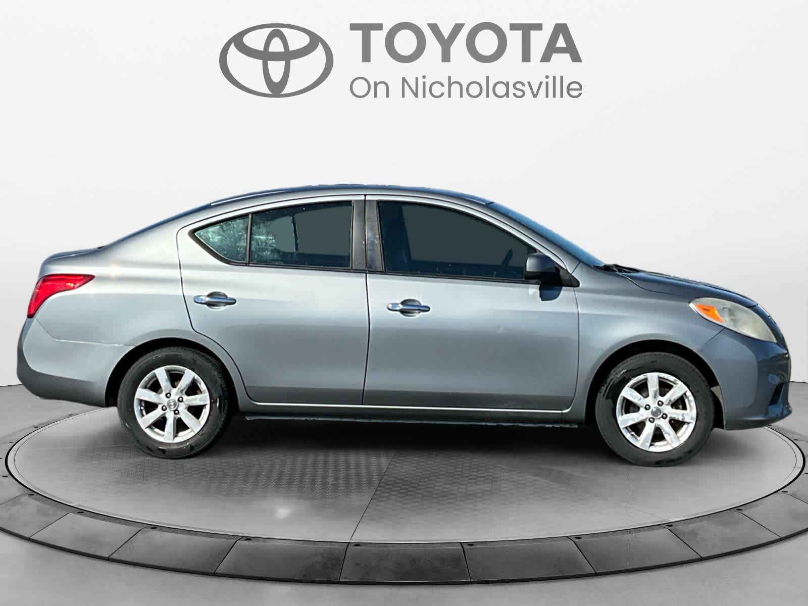 2012 Nissan Versa SL
