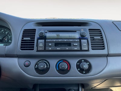 2004 Toyota Camry LE