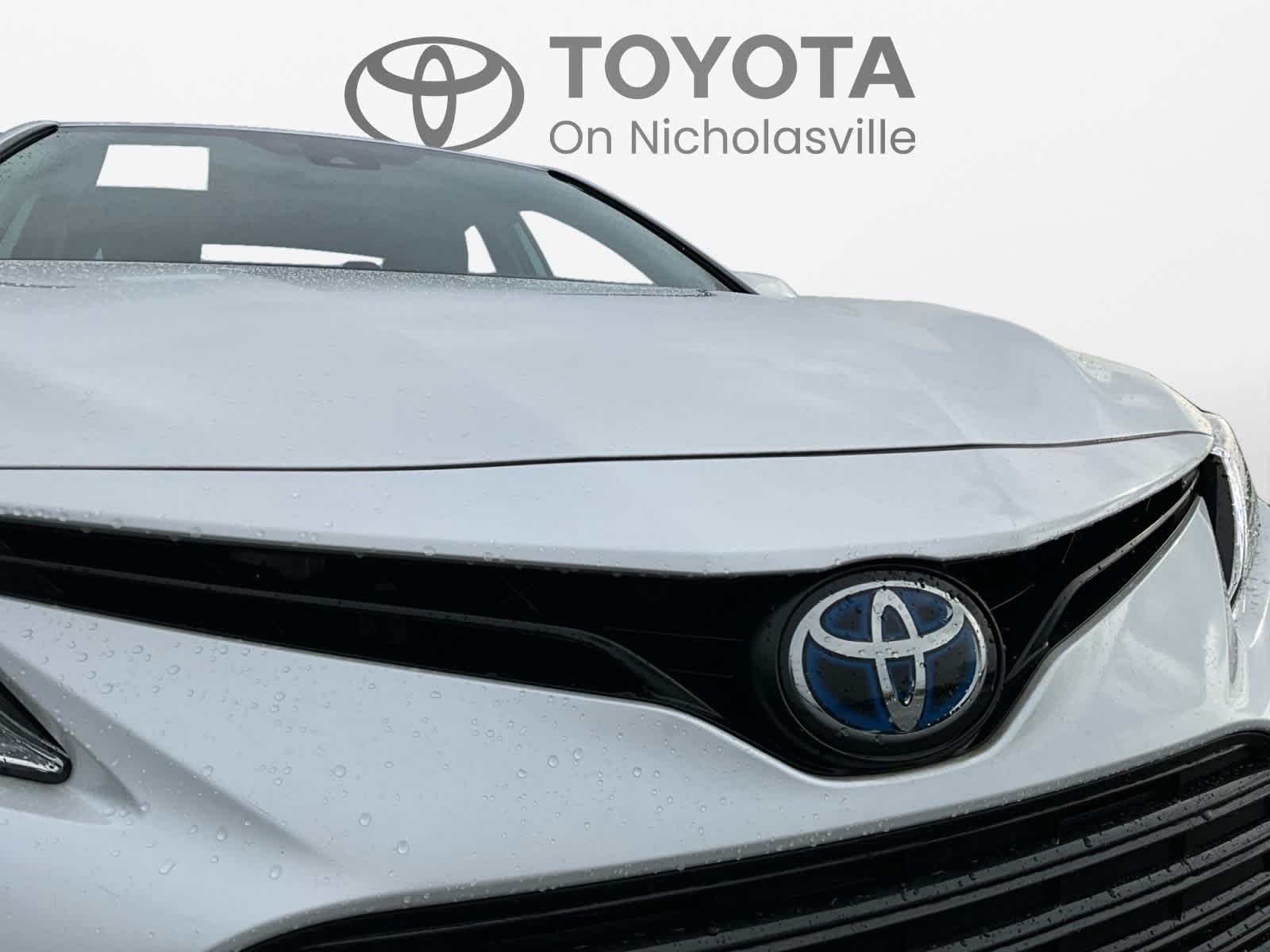 2022 Toyota Camry Hybrid XLE