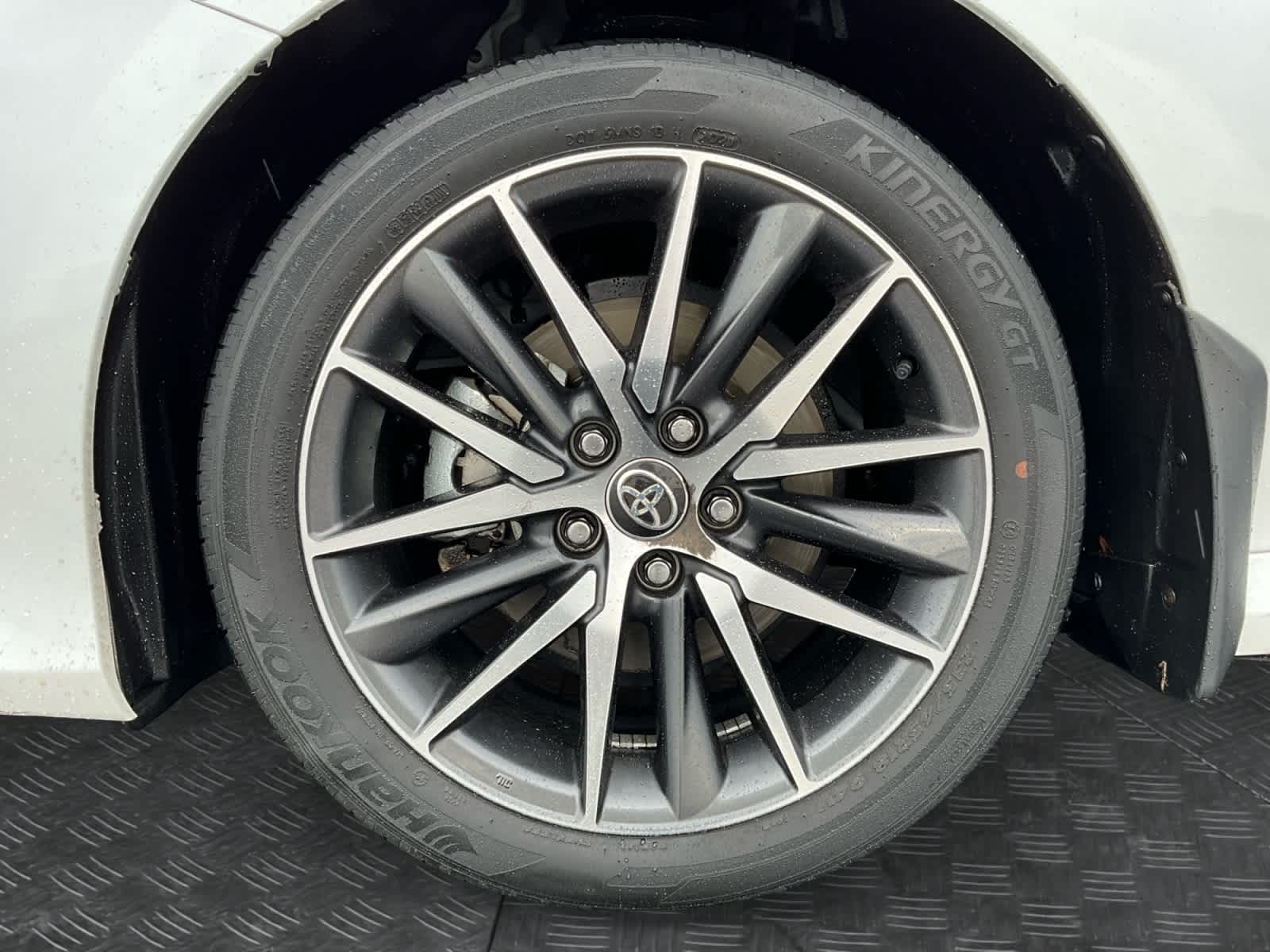 2022 Toyota Camry Hybrid XLE