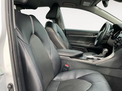 2022 Toyota Camry Hybrid XLE