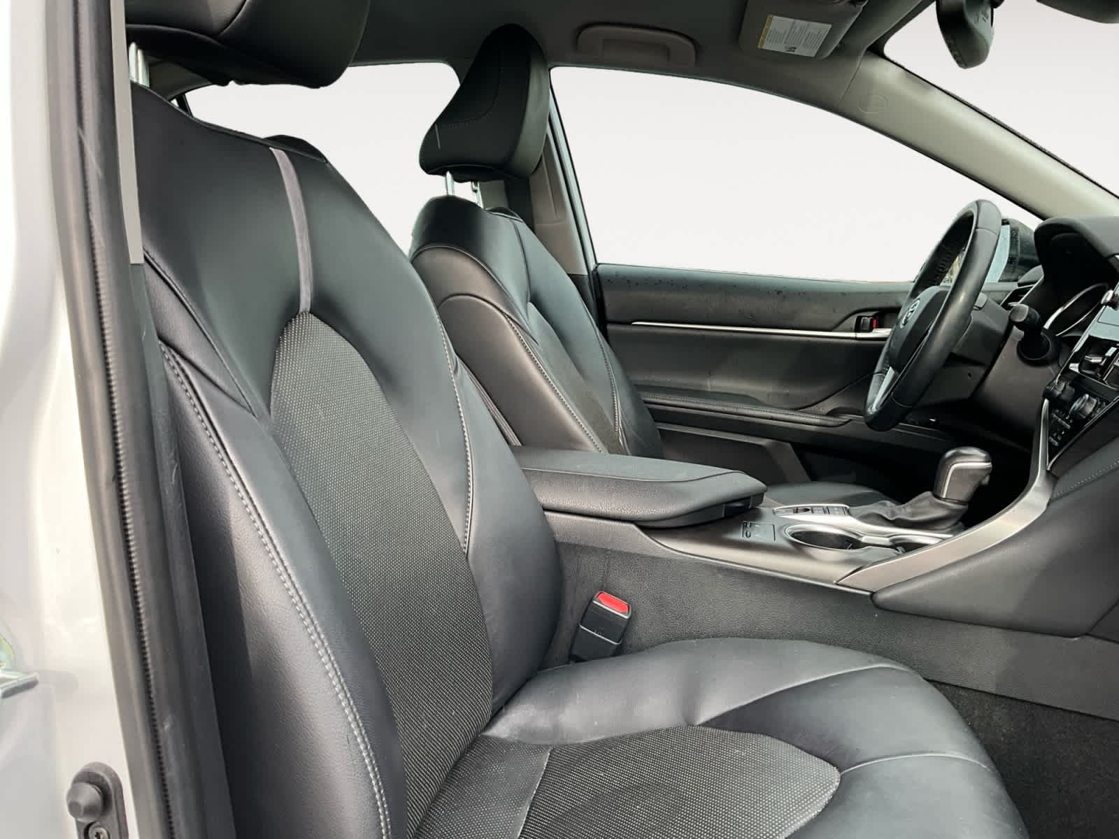 2022 Toyota Camry Hybrid XLE