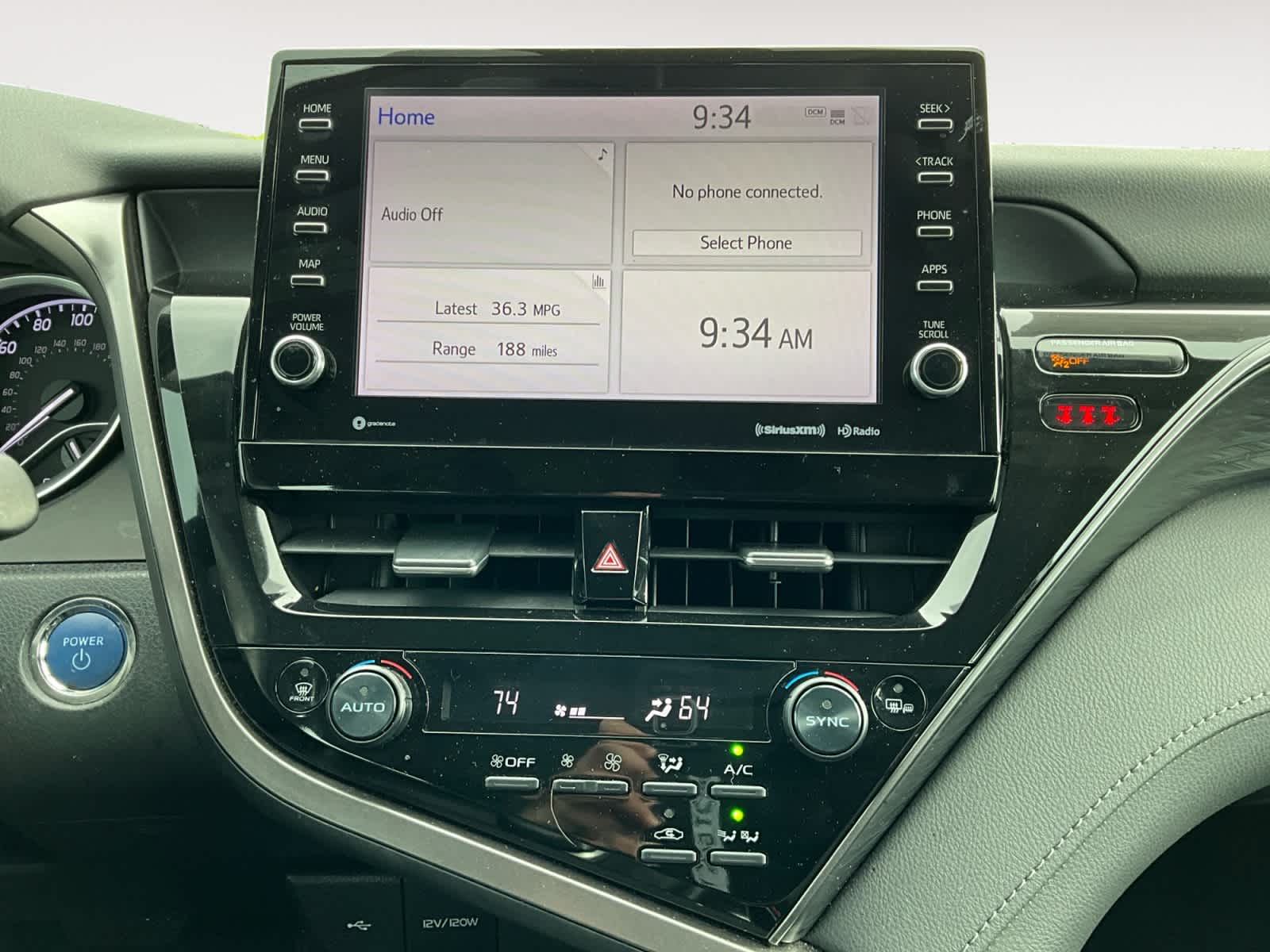 2022 Toyota Camry Hybrid XLE