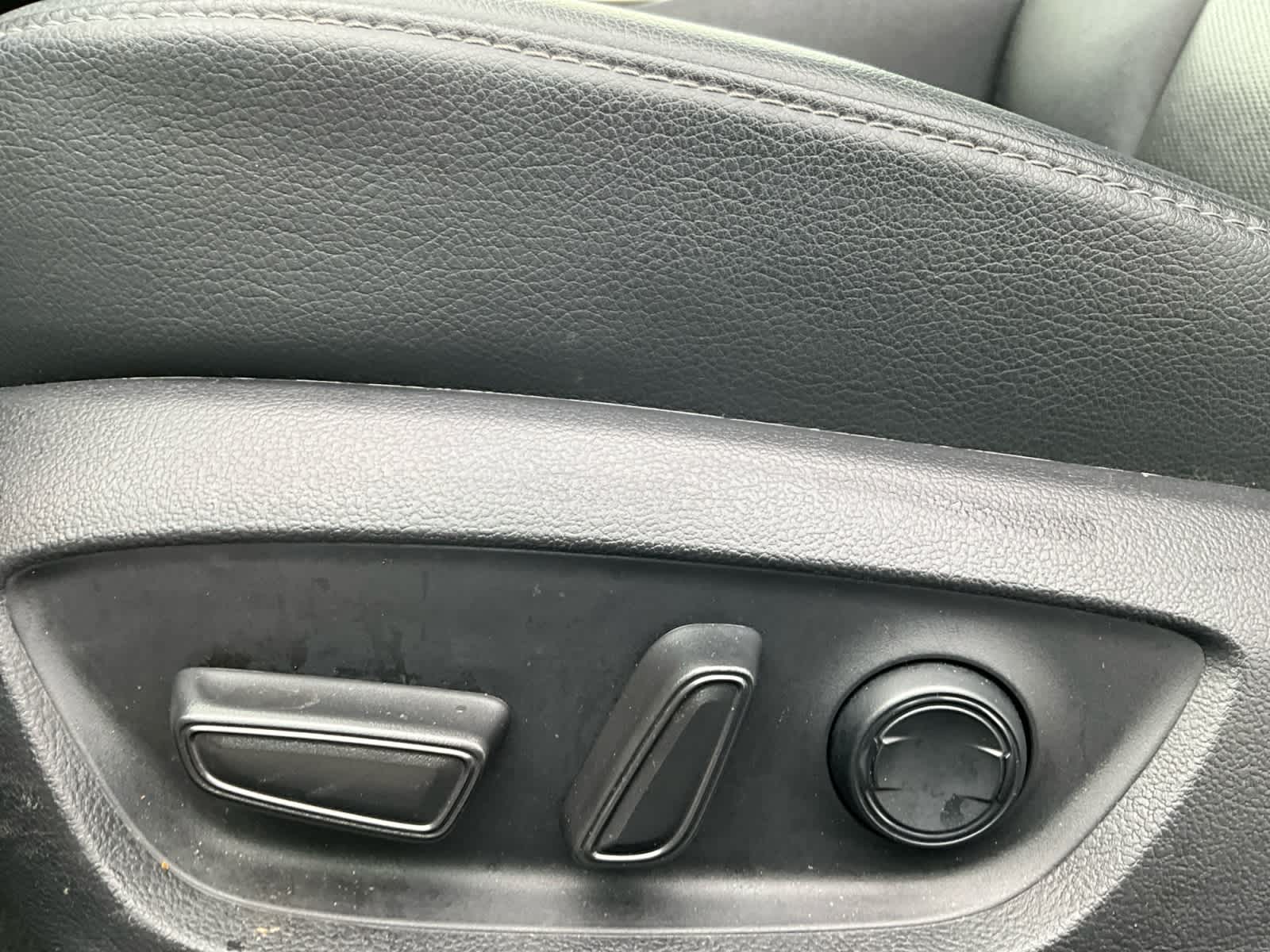 2022 Toyota Camry Hybrid XLE