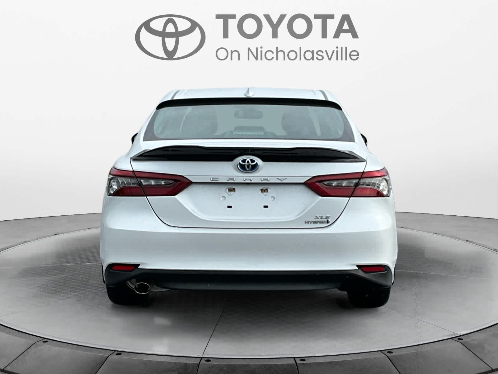 2022 Toyota Camry Hybrid XLE