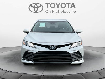 2022 Toyota Camry Hybrid XLE
