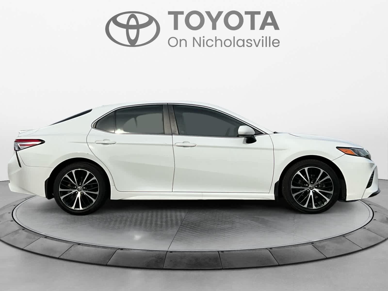 2020 Toyota Camry SE