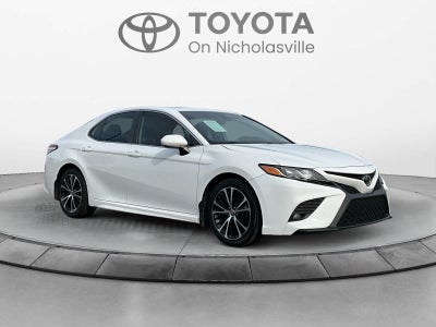 2020 Toyota Camry SE