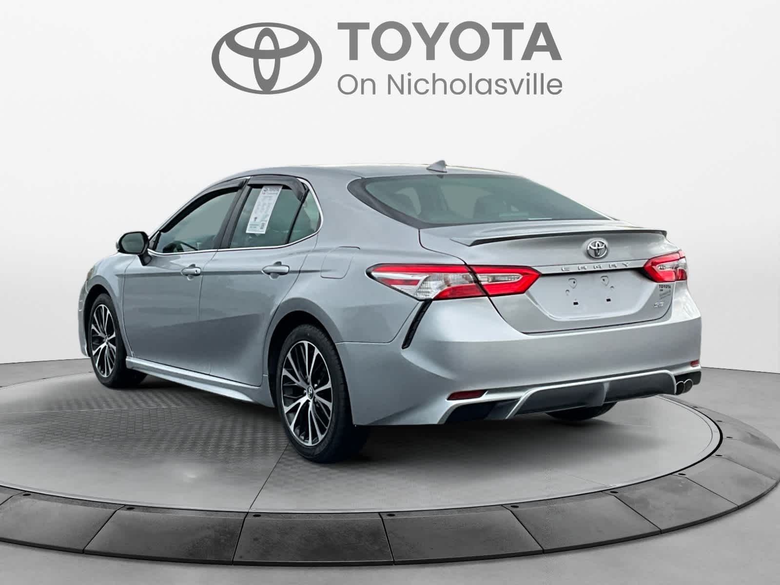 2020 Toyota Camry SE