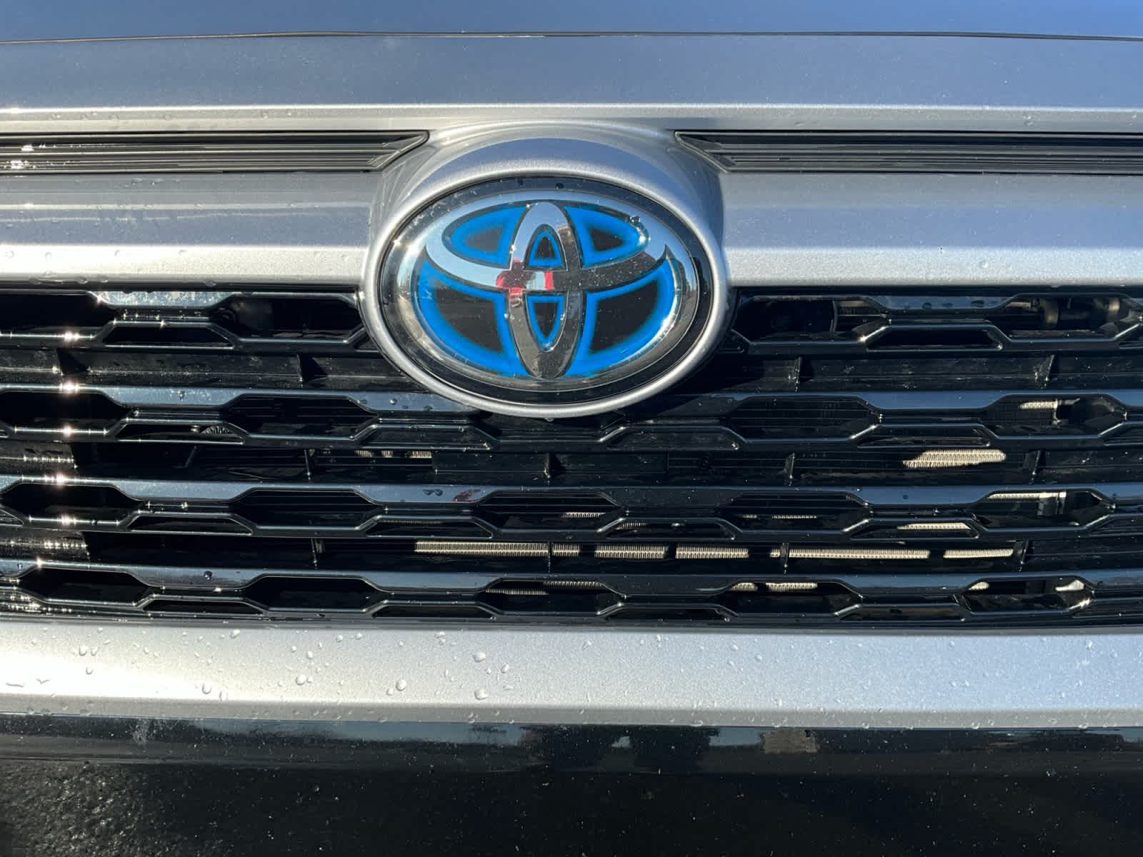 2024 Toyota RAV4 Hybrid SE