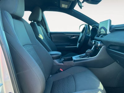 2024 Toyota RAV4 Hybrid SE