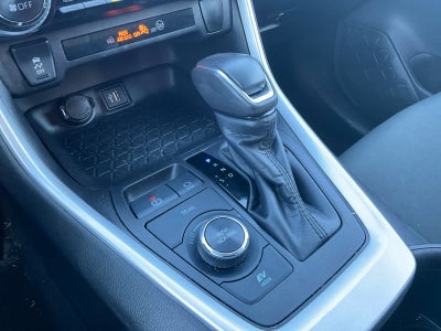 2024 Toyota RAV4 Hybrid SE