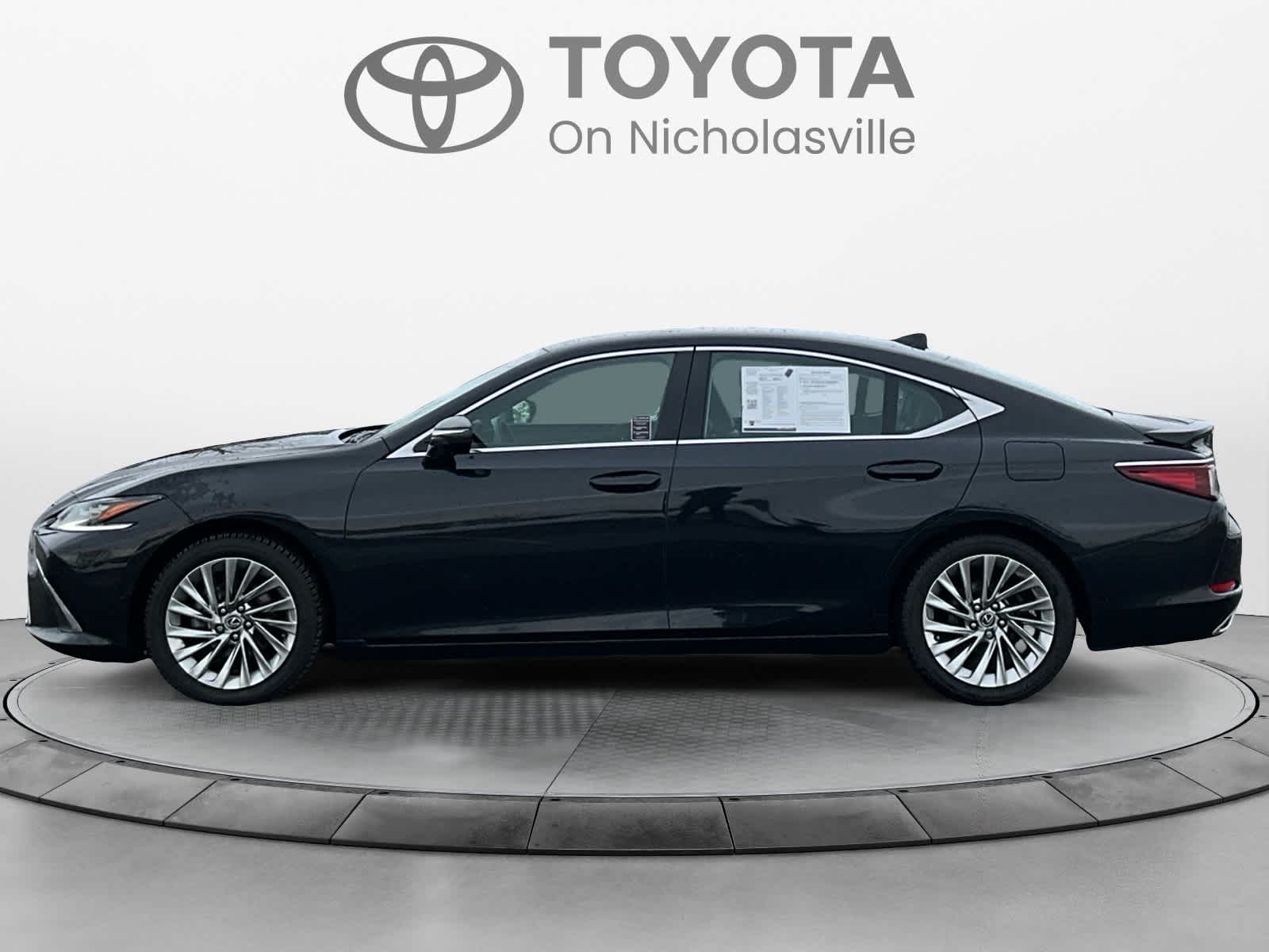 2023 Lexus ES Ultra Luxury