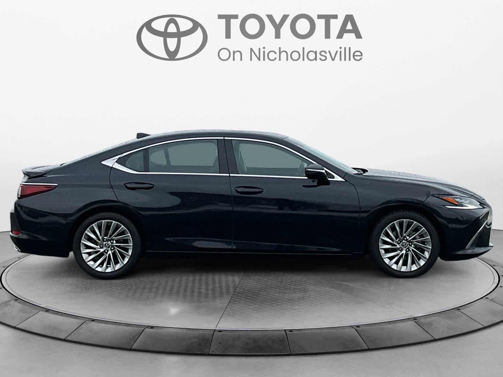 2023 Lexus ES Ultra Luxury