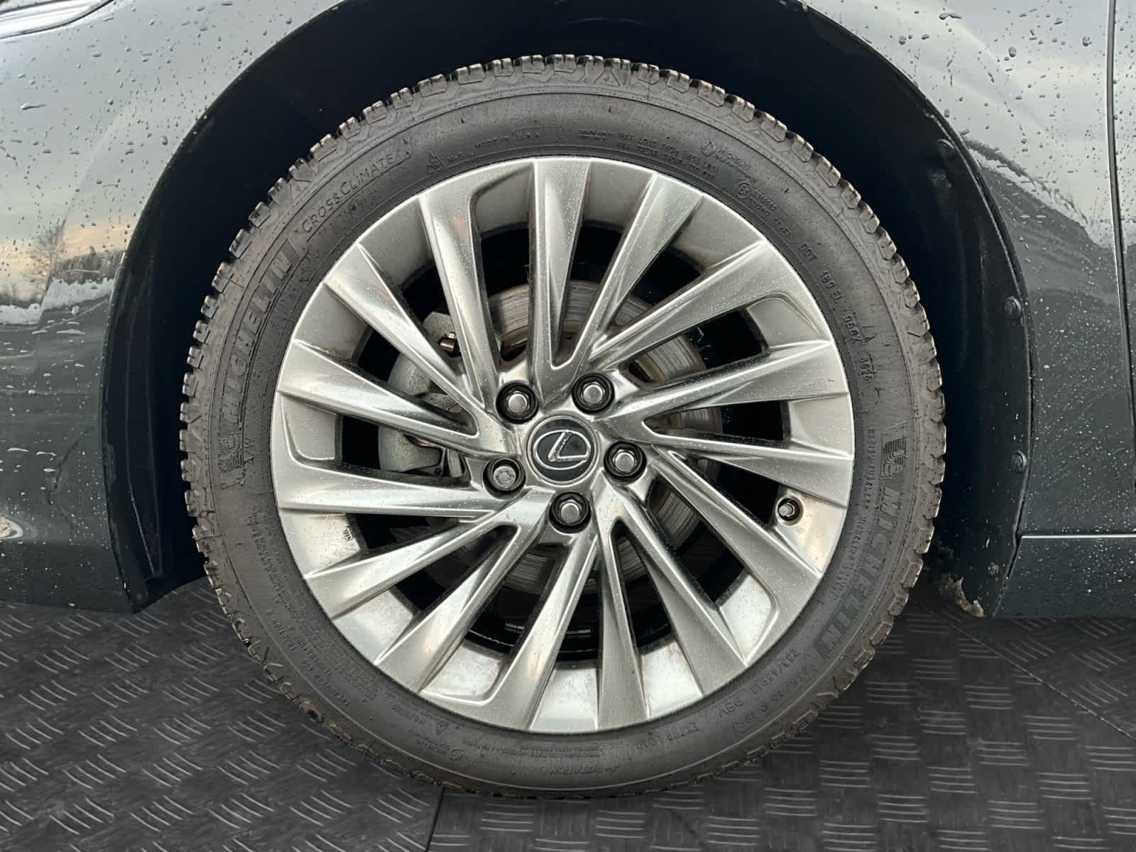 2023 Lexus ES Ultra Luxury