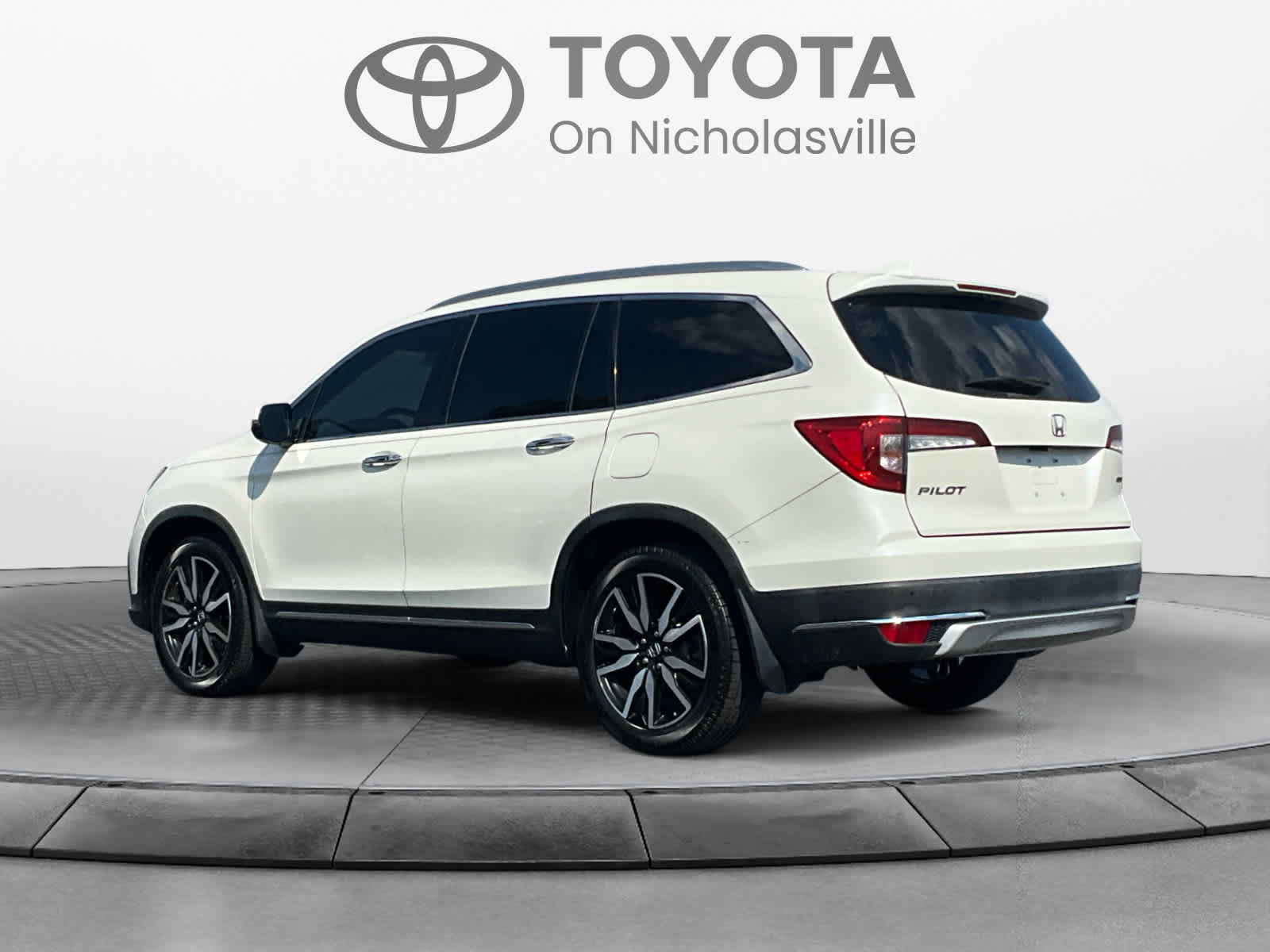 2019 Honda Pilot Touring 8-Passenger
