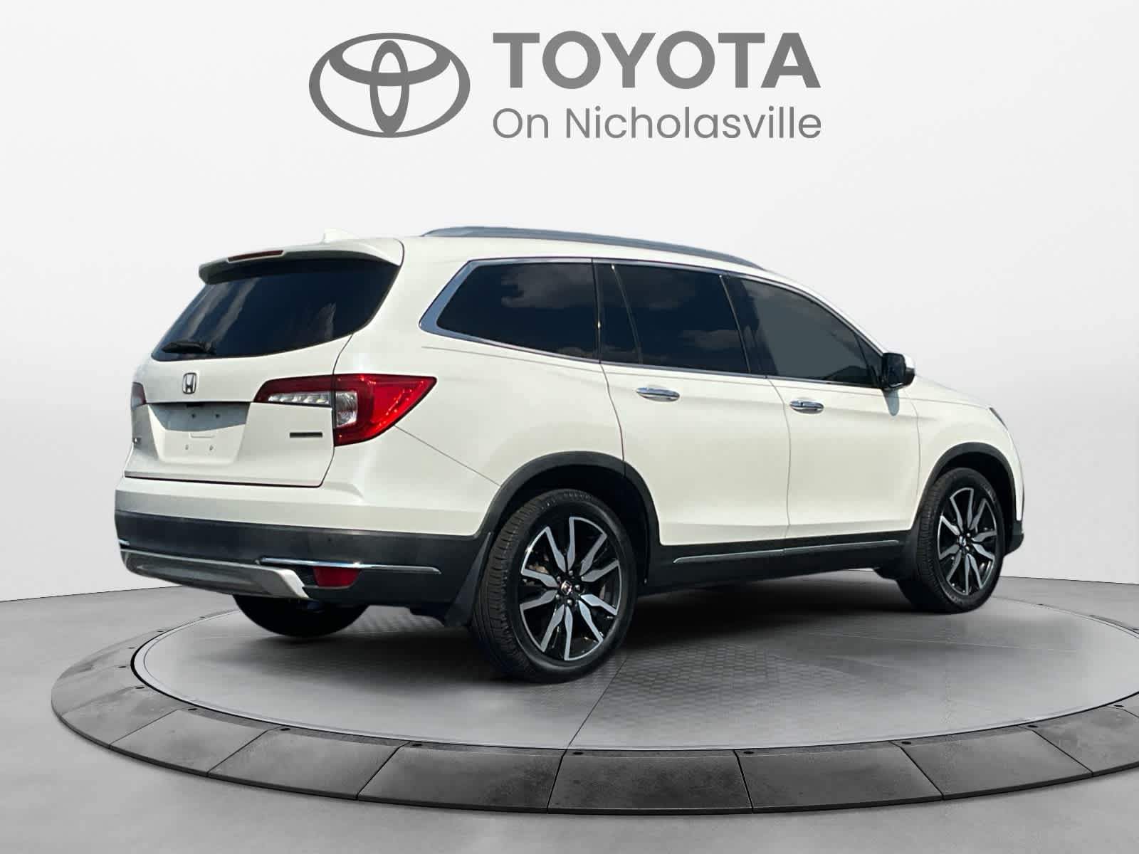 2019 Honda Pilot Touring 8-Passenger