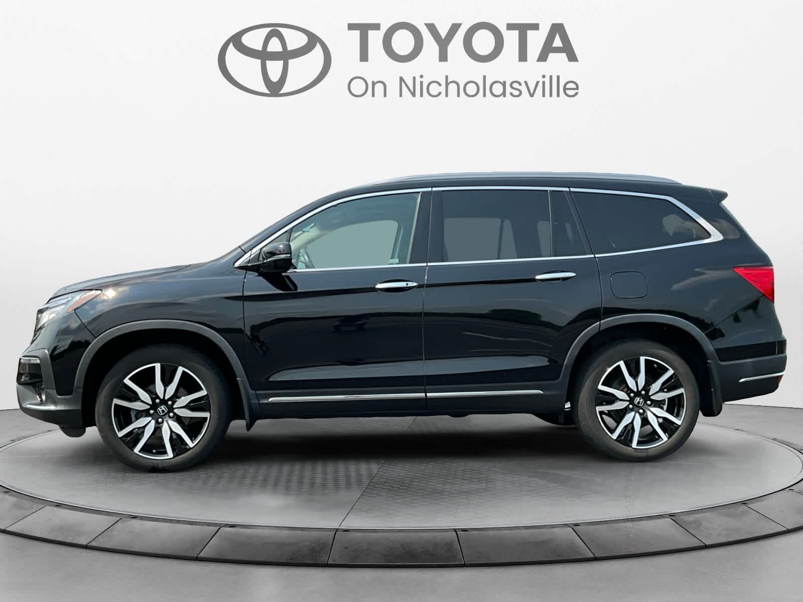 2022 Honda Pilot Touring 7-Passenger