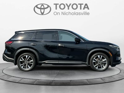 2023 INFINITI QX60 LUXE