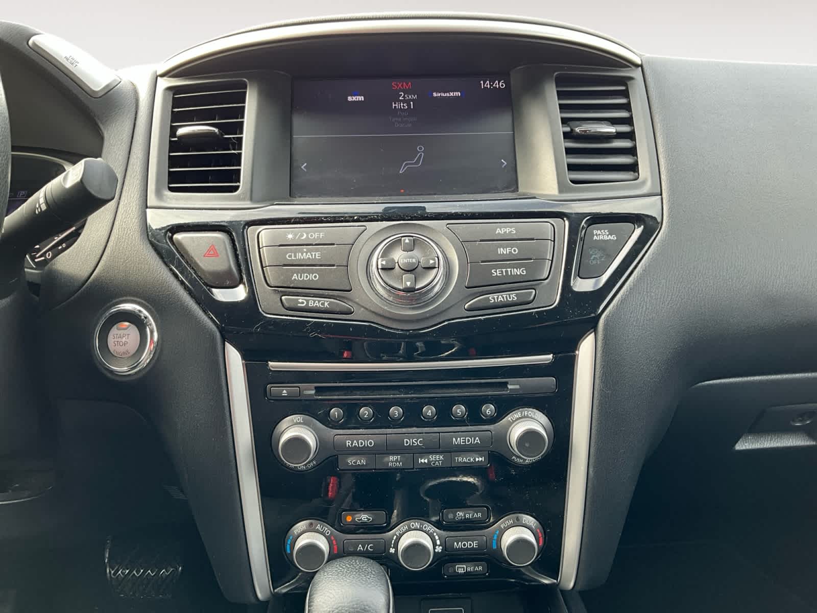 2018 Nissan Pathfinder SV