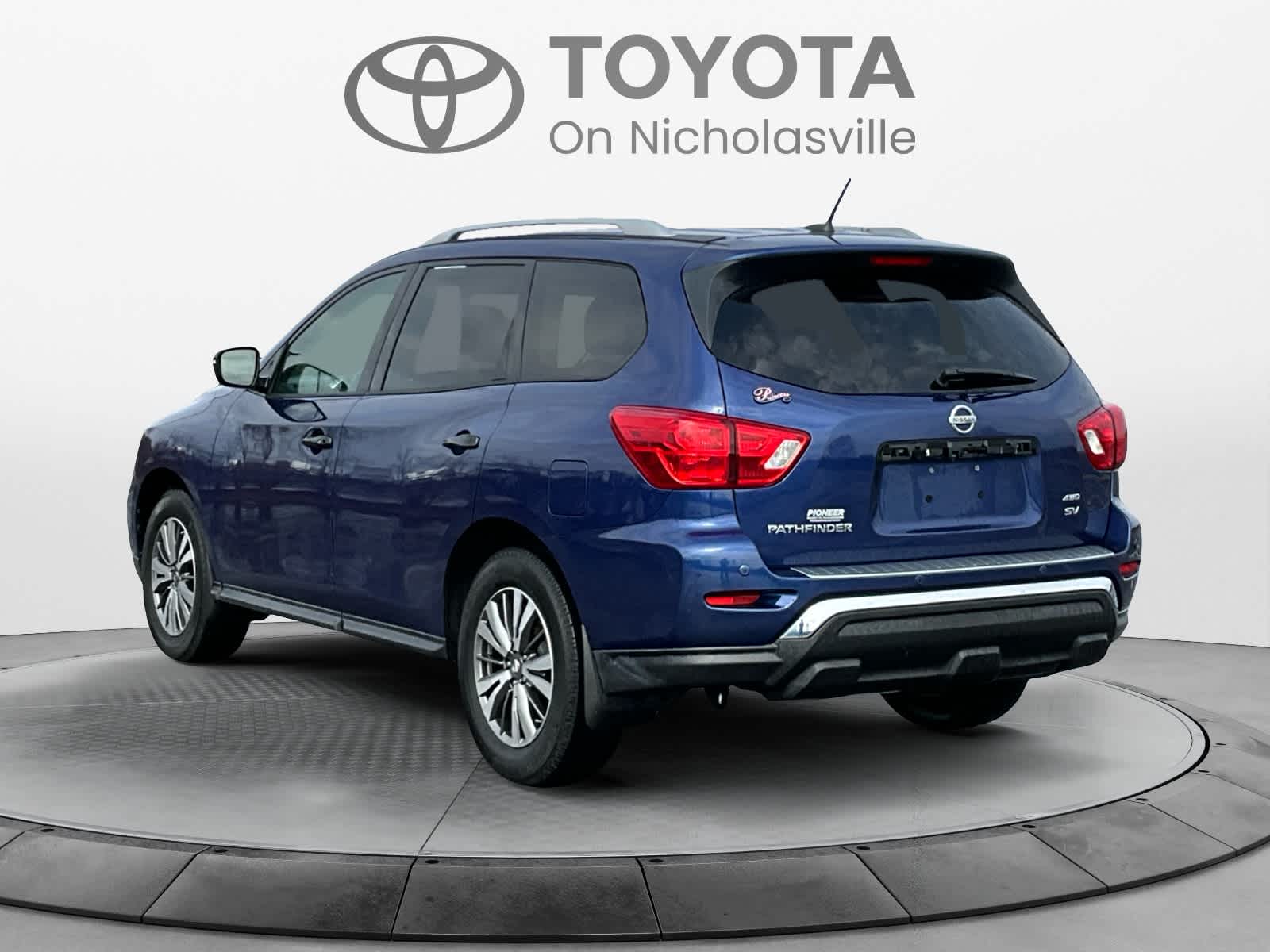 2018 Nissan Pathfinder SV