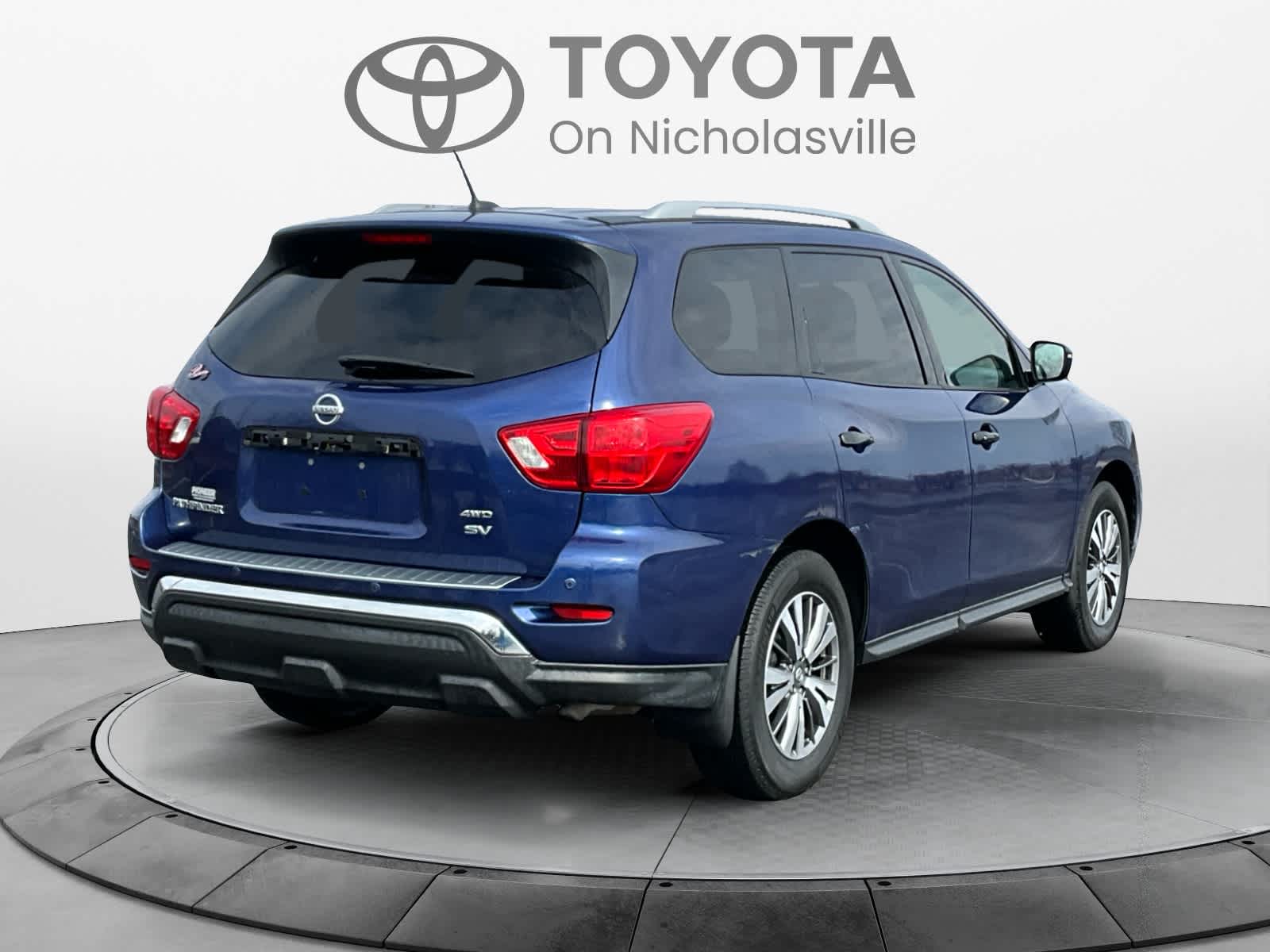 2018 Nissan Pathfinder SV