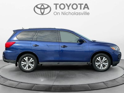 2018 Nissan Pathfinder SV
