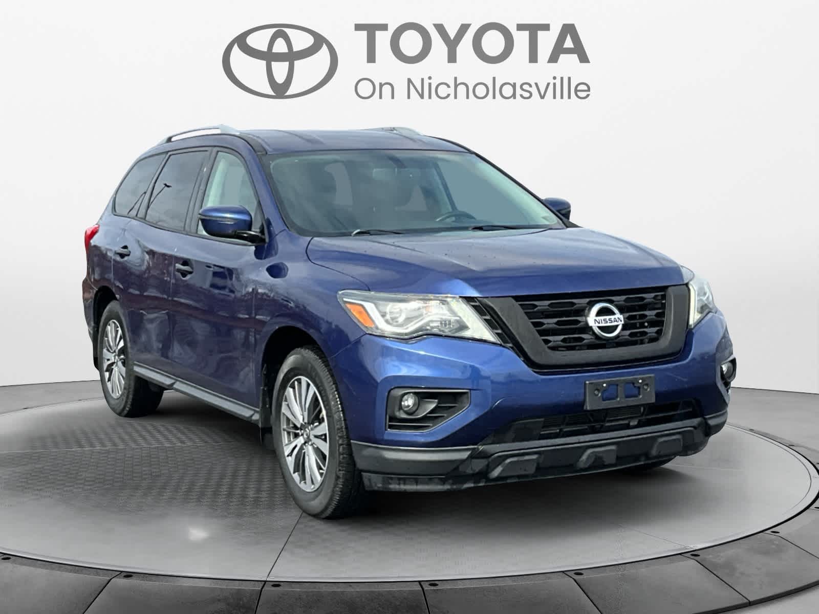 2018 Nissan Pathfinder SV