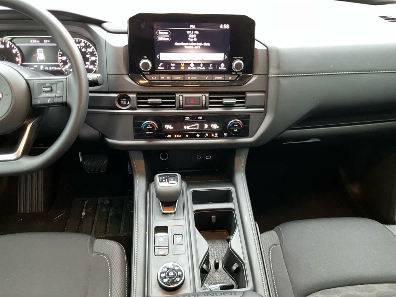 2025 Nissan Pathfinder S