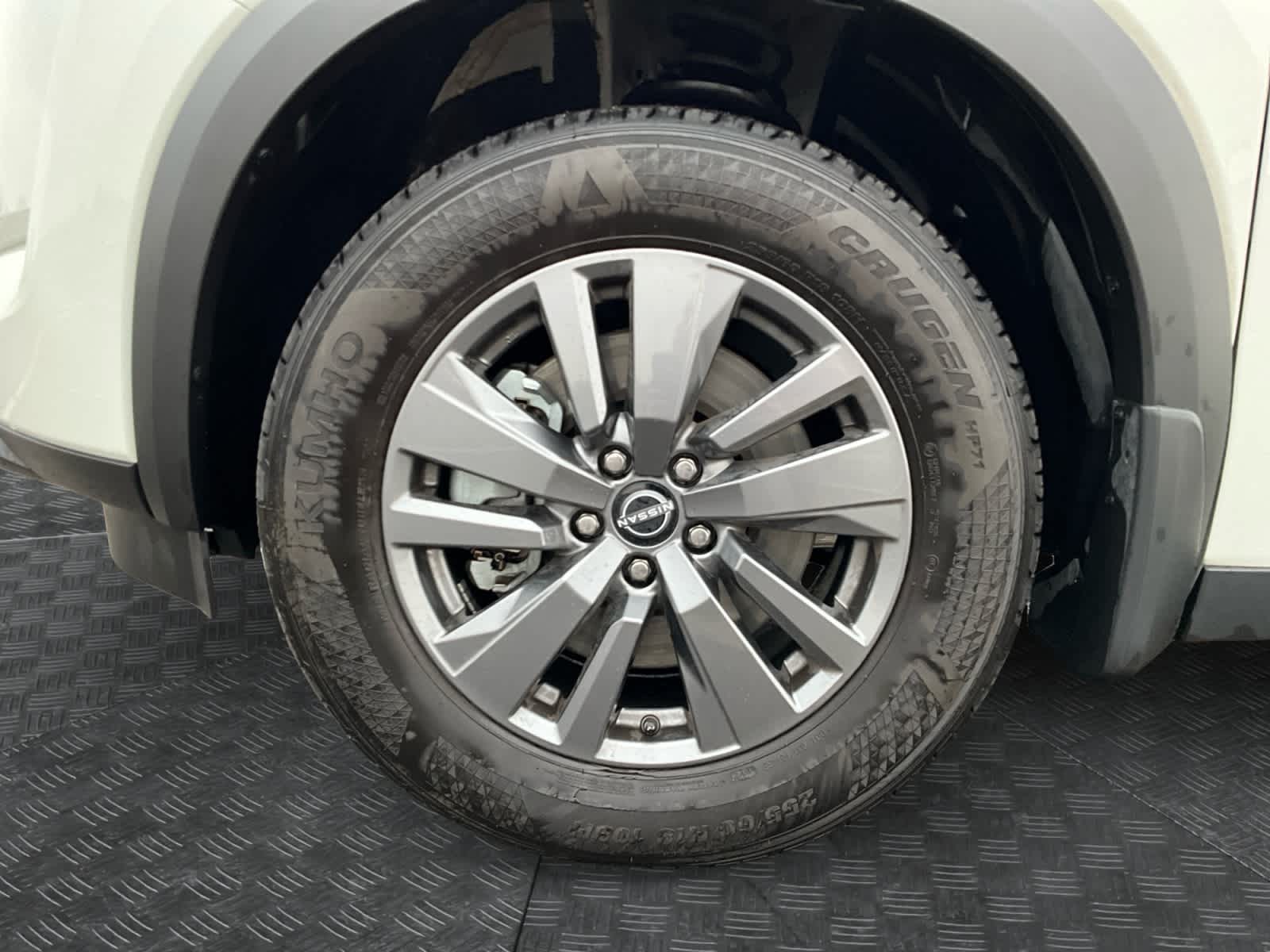 2025 Nissan Pathfinder S