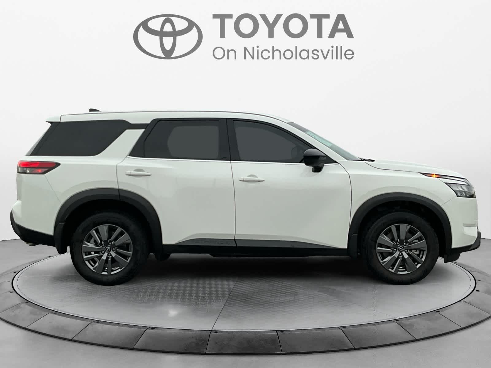 2025 Nissan Pathfinder S