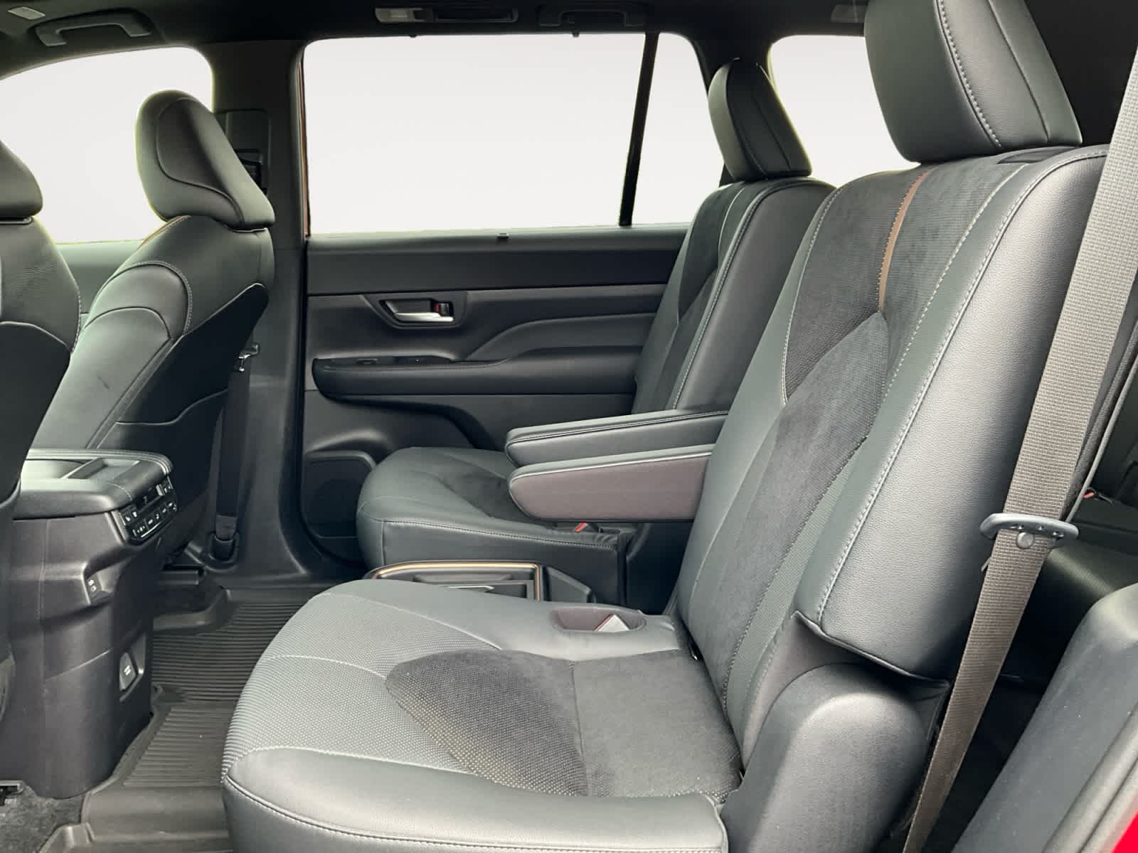 2025 Toyota Grand Highlander Hybrid MAX Platinum
