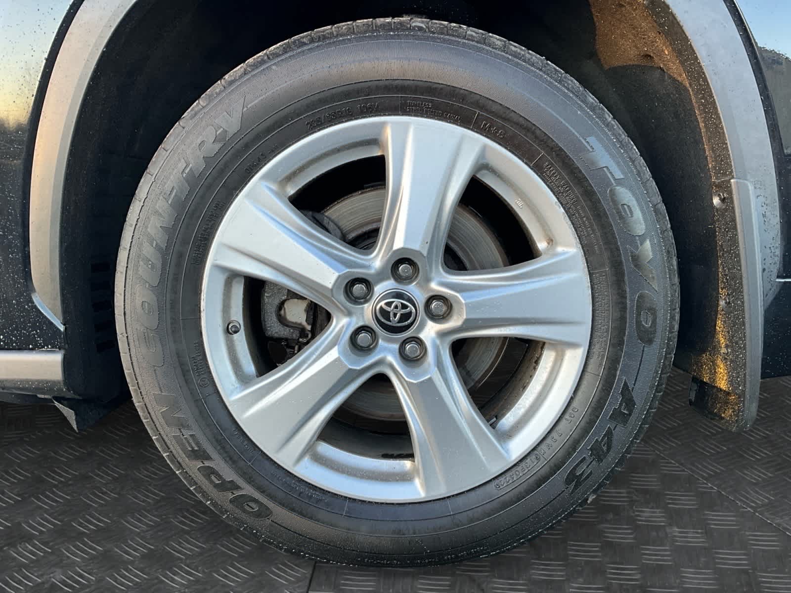 2022 Toyota Highlander LE