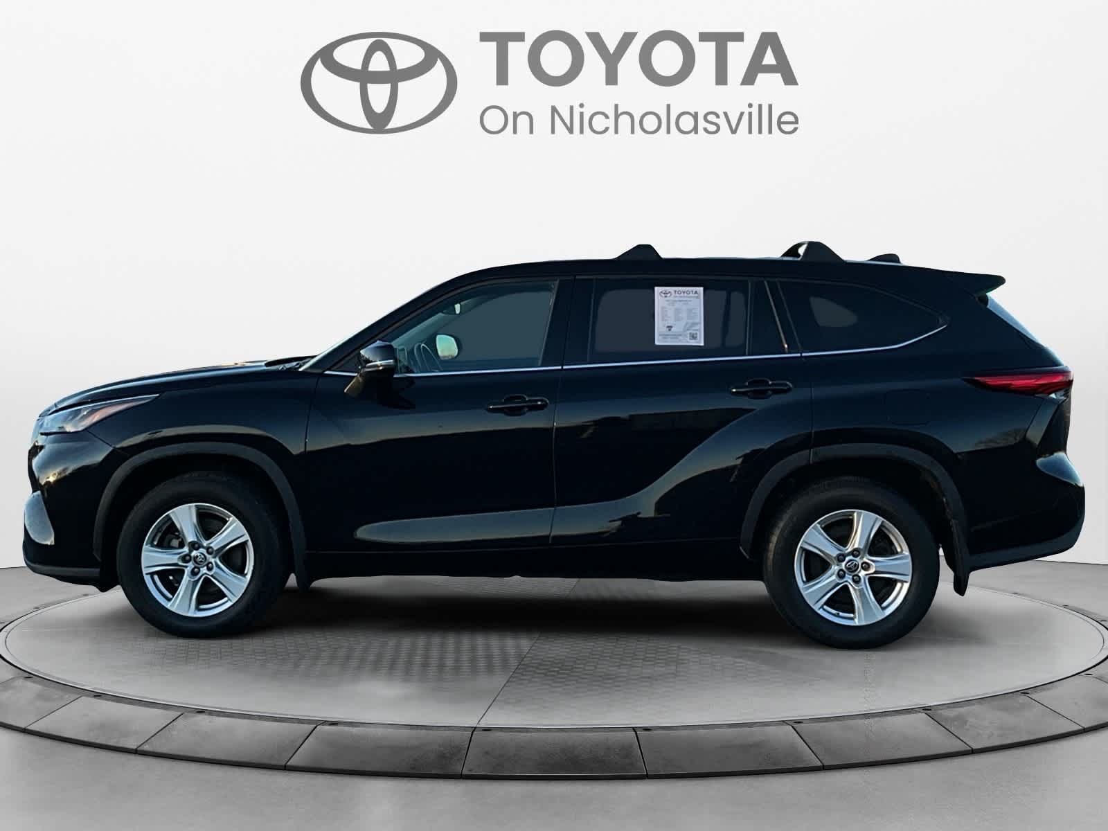 2022 Toyota Highlander LE
