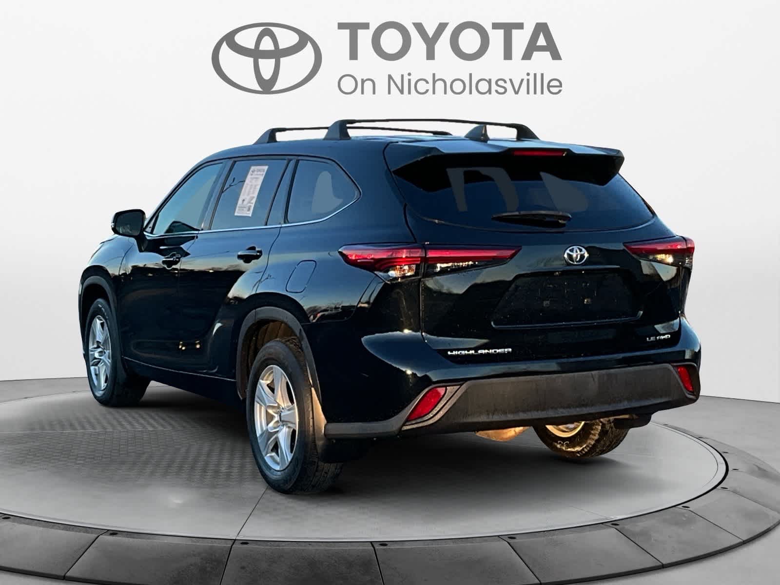 2022 Toyota Highlander LE
