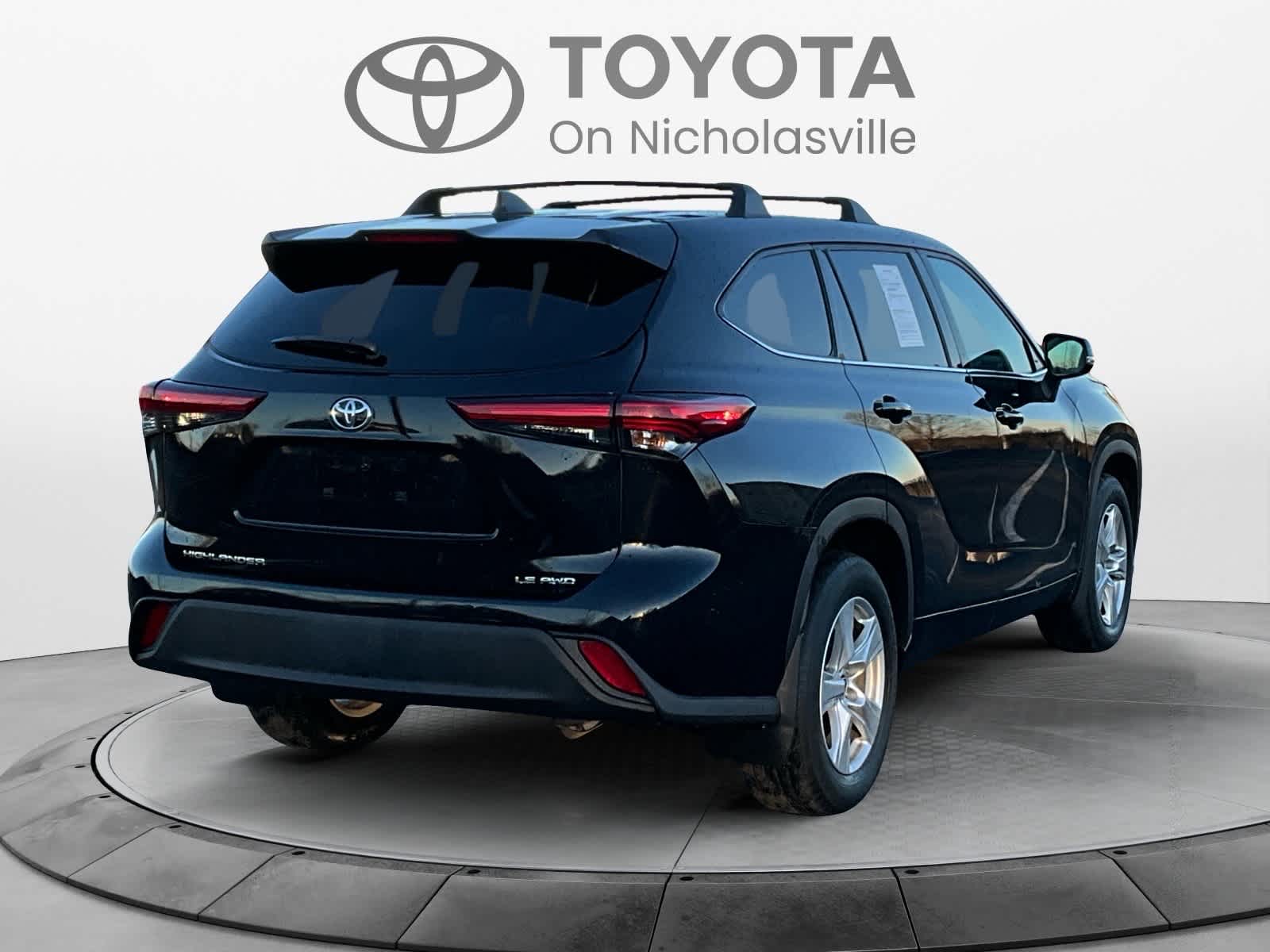 2022 Toyota Highlander LE