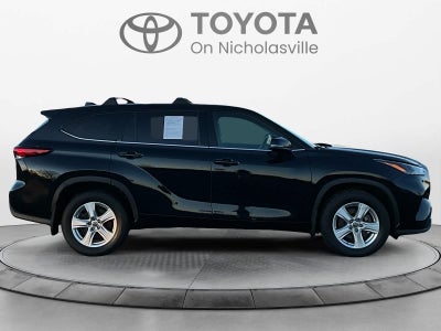 2022 Toyota Highlander LE