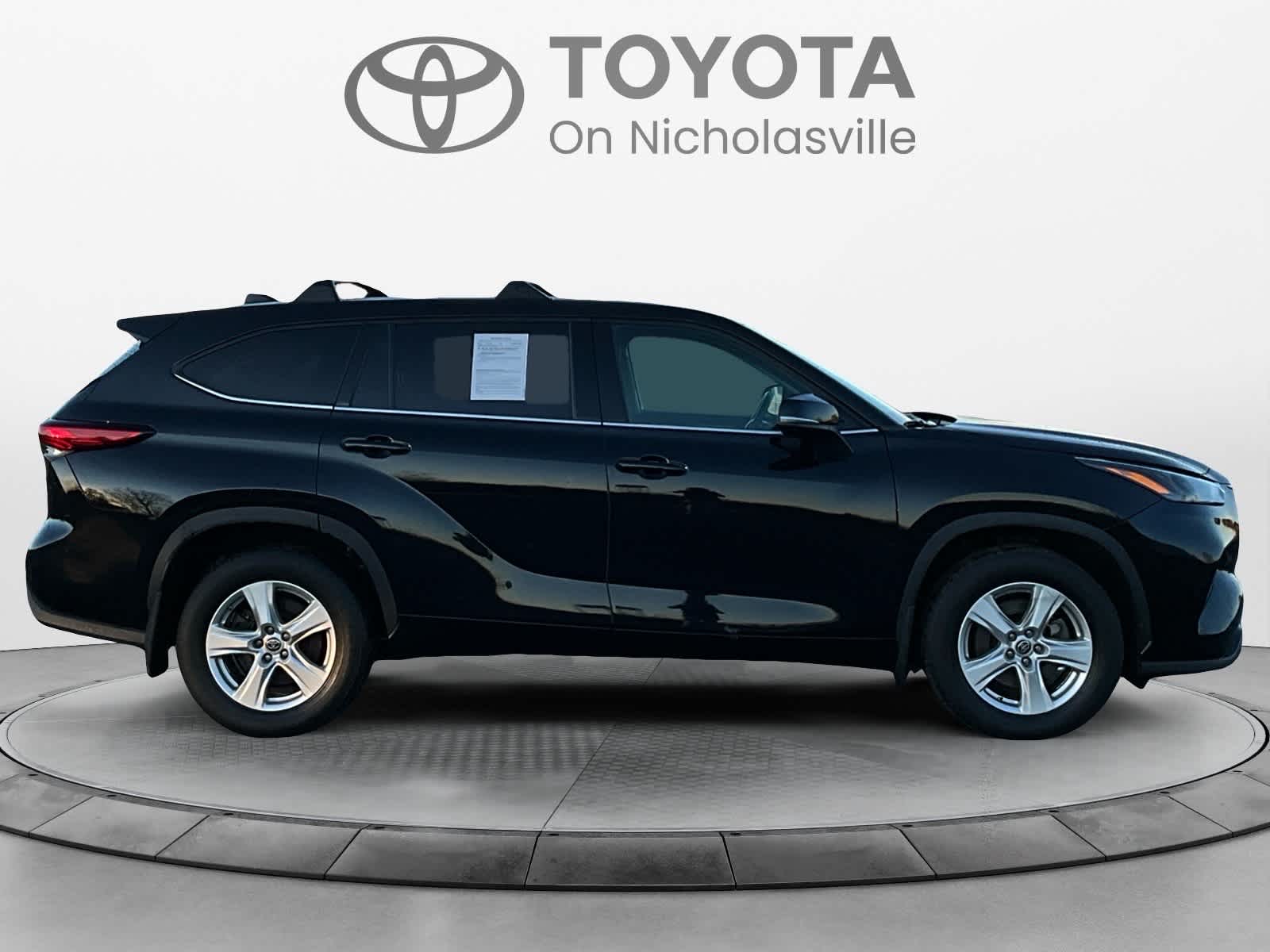 2022 Toyota Highlander LE